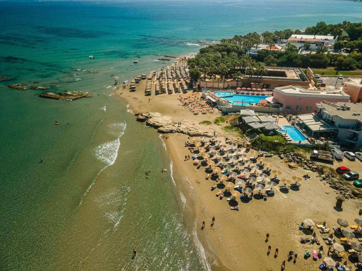 Manos Beachside Apartments Agia Marina Exterior foto
